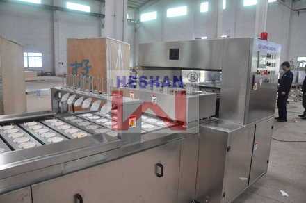 Auto Lid Sucking Machine